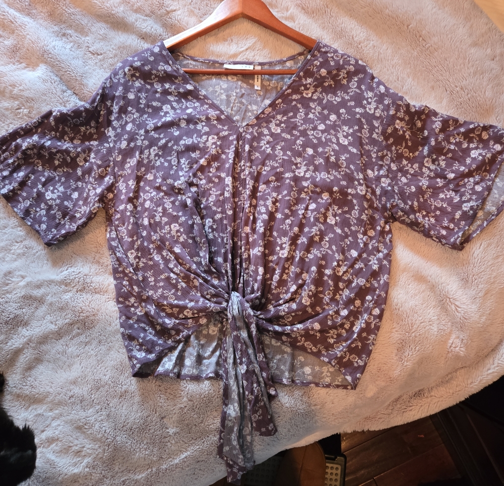 Tie-Front Floral V-Neck Blouse - Purple